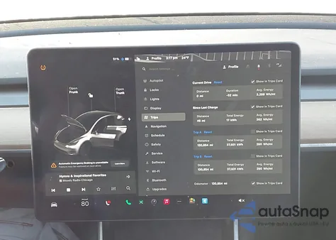 2020 Tesla Model Y Long Range Dual Motor All-Wheel Drive z USA, uszkodzony, nr VIN 5YJYGDEE3LF017097